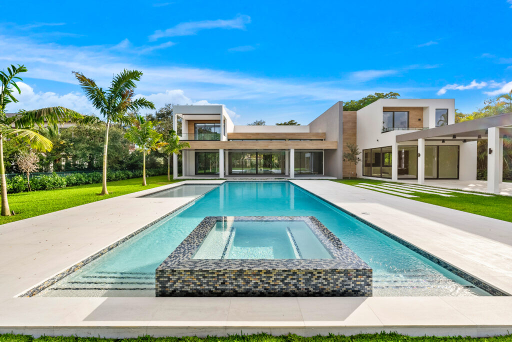 6675 Pinecrest